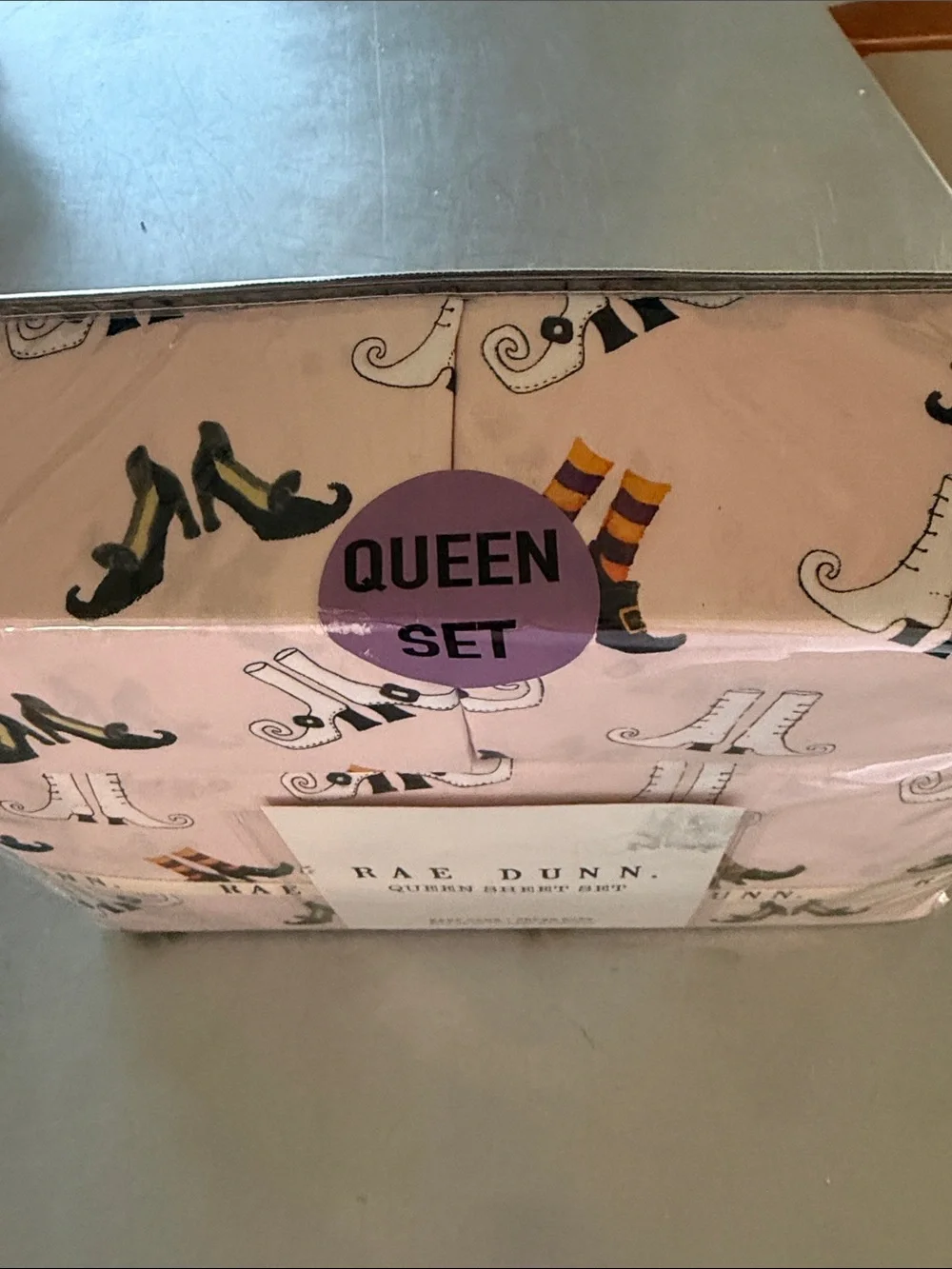 Rae Dunn Halloween 🎃 ready. Queen set. Unopened.